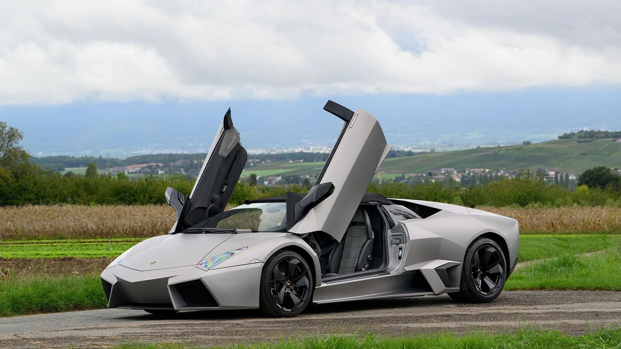 2010 Lamborghini Reventon - Image 16 of 31