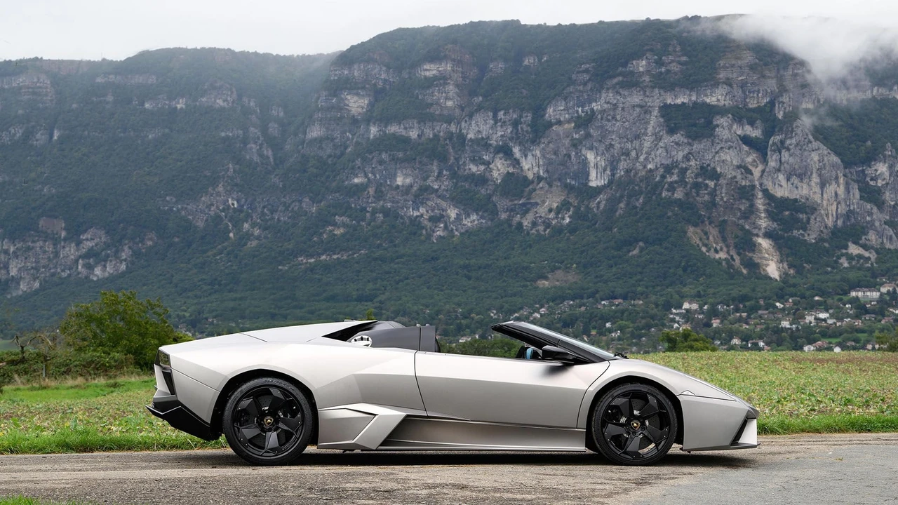 2010 Lamborghini Reventon - Image 4 of 31