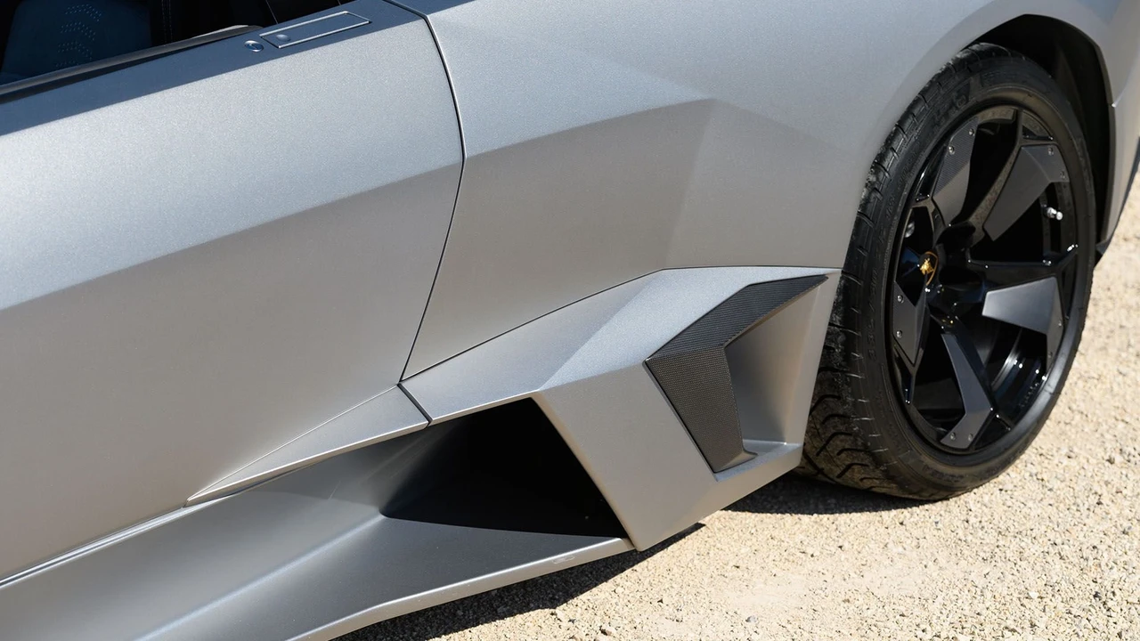 2010 Lamborghini Reventon - Image 21 of 31
