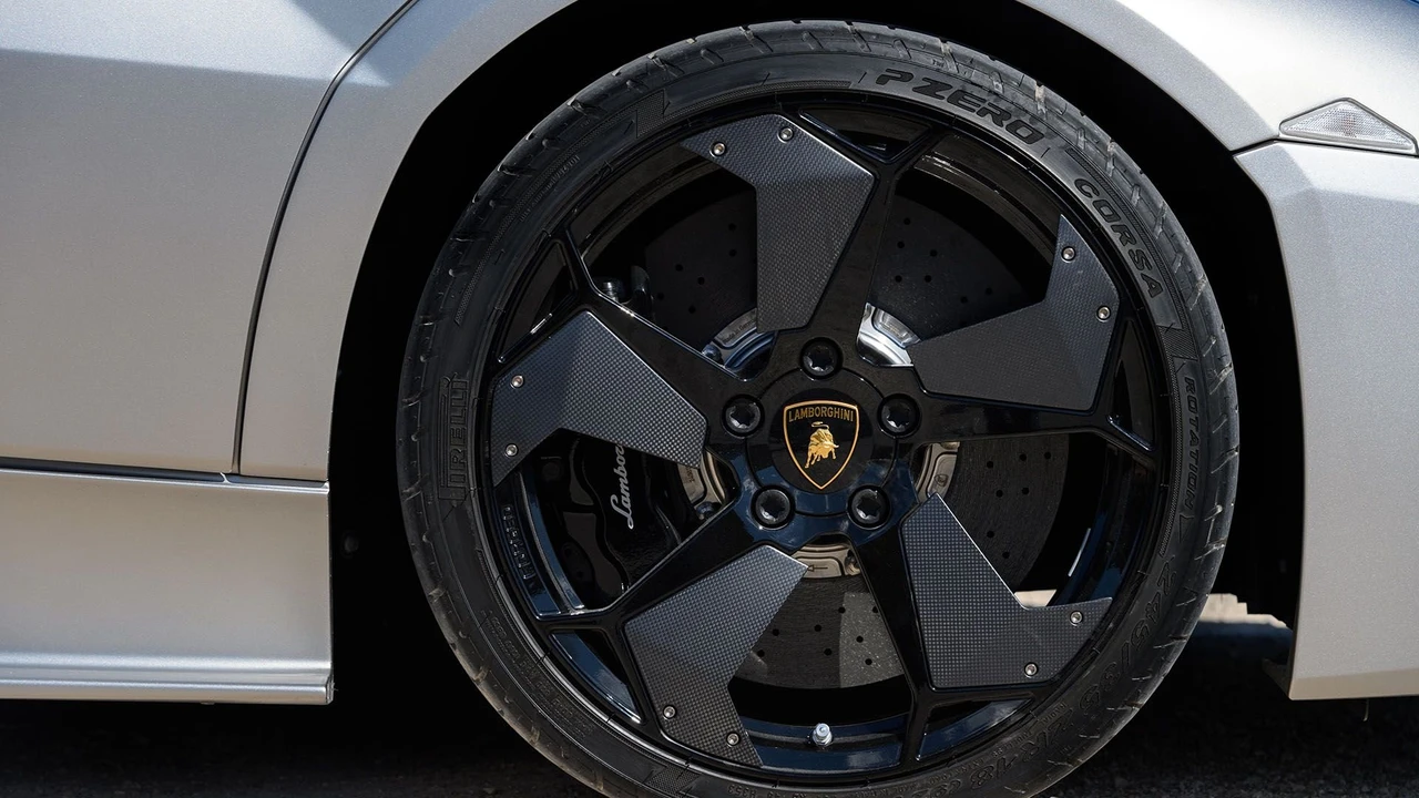 2010 Lamborghini Reventon - Image 28 of 31