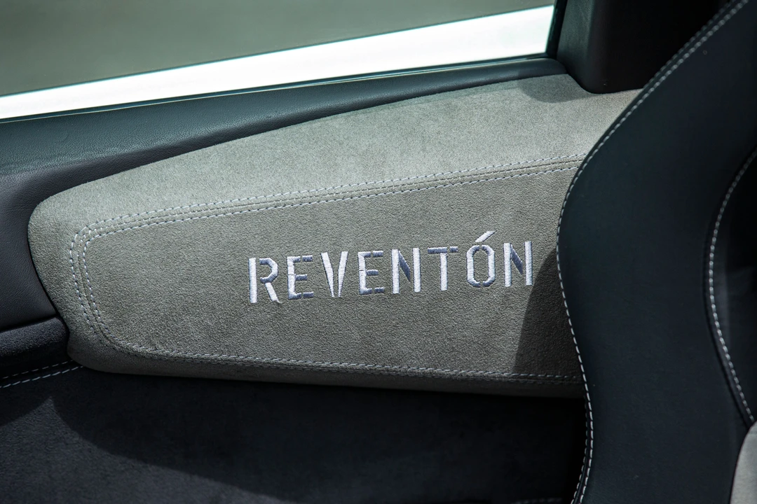 2010 Lamborghini Reventon - Image 23 of 31