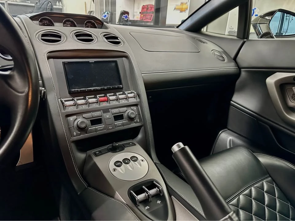 2010 Lamborghini Gallardo - Image 16 of 20