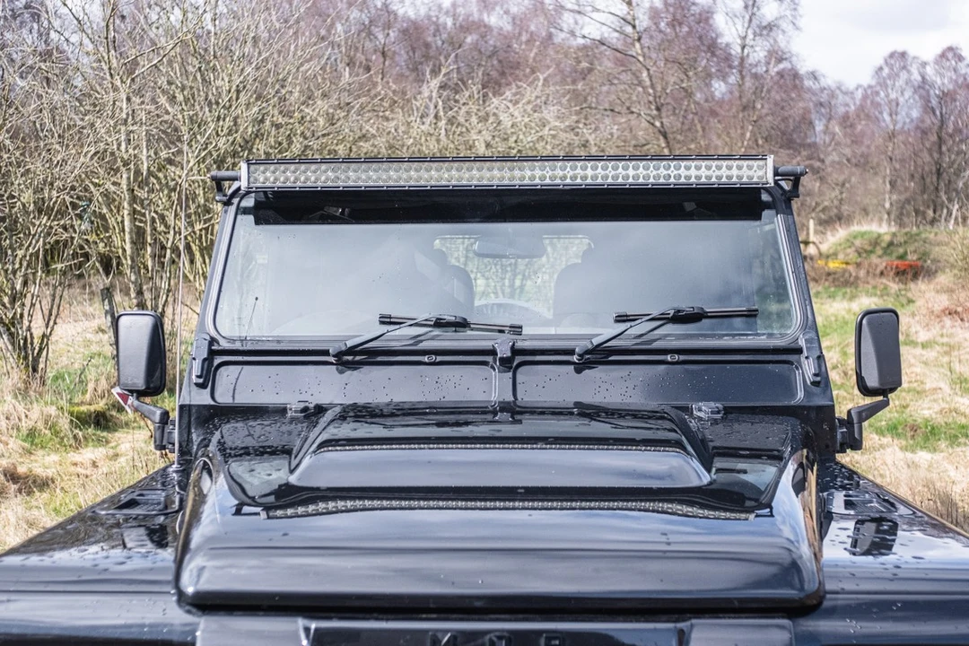 2010 Land Rover Defender - Image 8 of 30