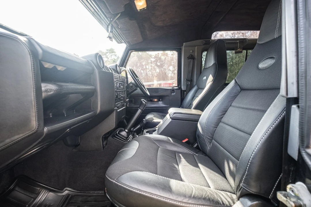 2010 Land Rover Defender - Image 27 of 30