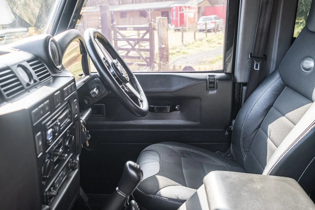 2010 Land Rover Defender - Image 30 of 30