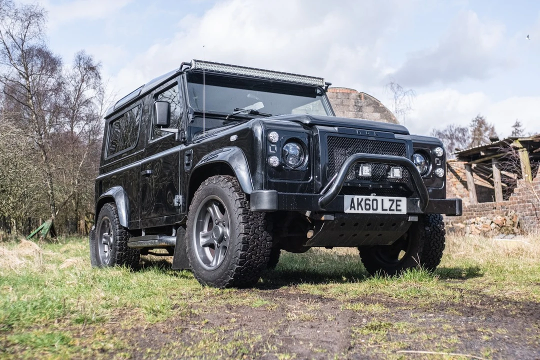 2010 Land Rover Defender - Image 3 of 30