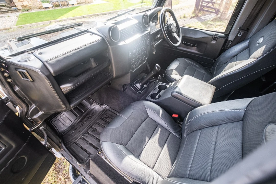 2010 Land Rover Defender - Image 28 of 30