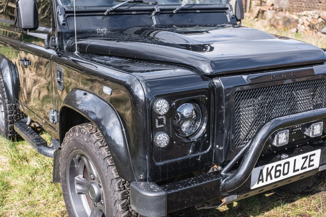 2010 Land Rover Defender - Image 6 of 30