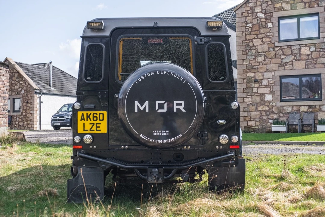2010 Land Rover Defender - Image 10 of 30