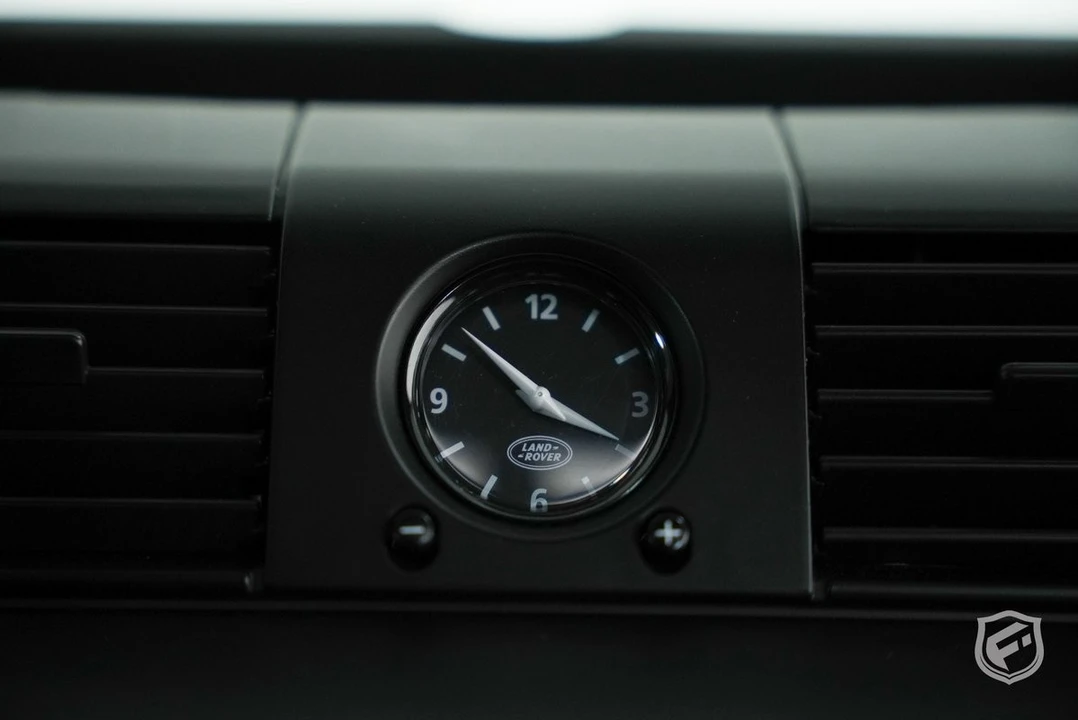 2010 Land Rover Defender - Image 21 of 31