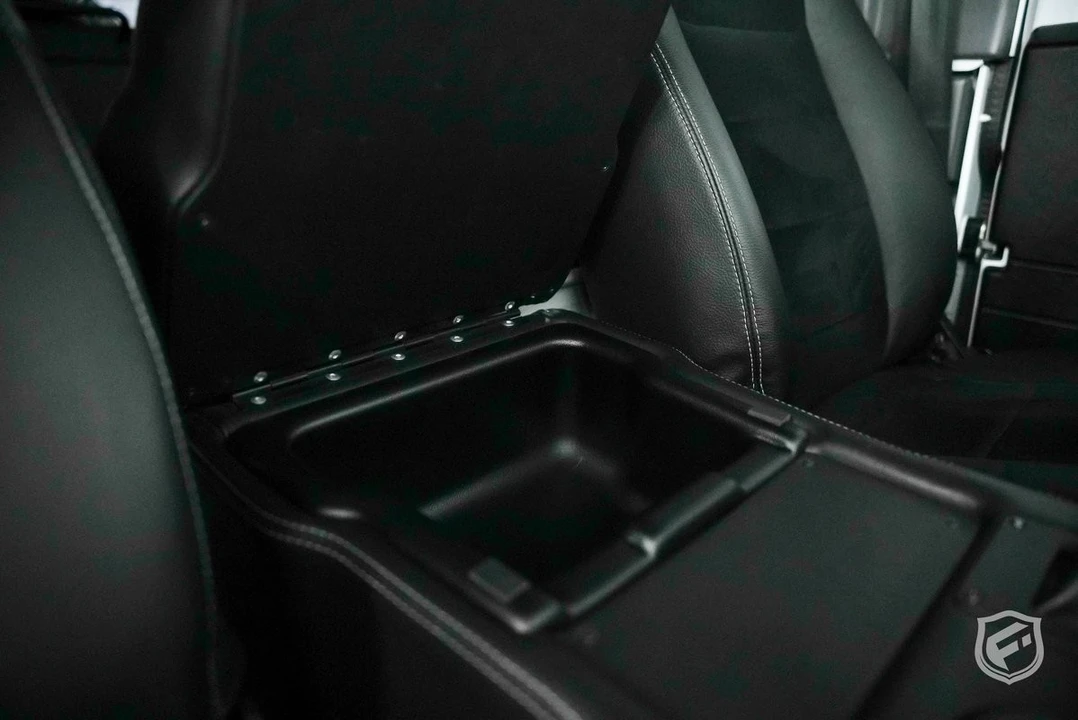 2010 Land Rover Defender - Image 30 of 31