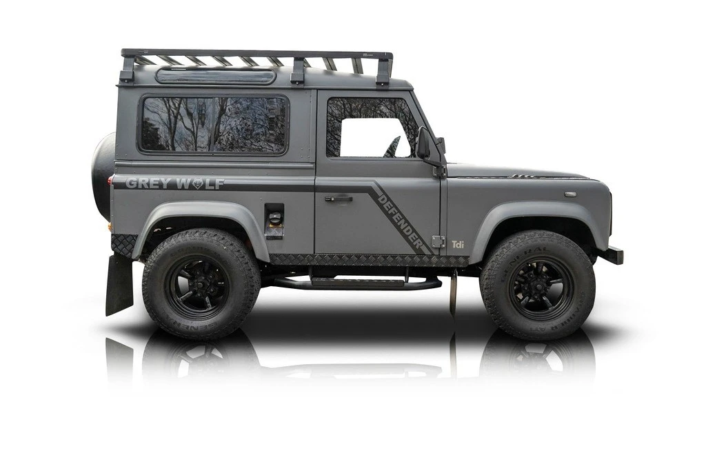 2010 Land Rover Defender - Image 2 of 12