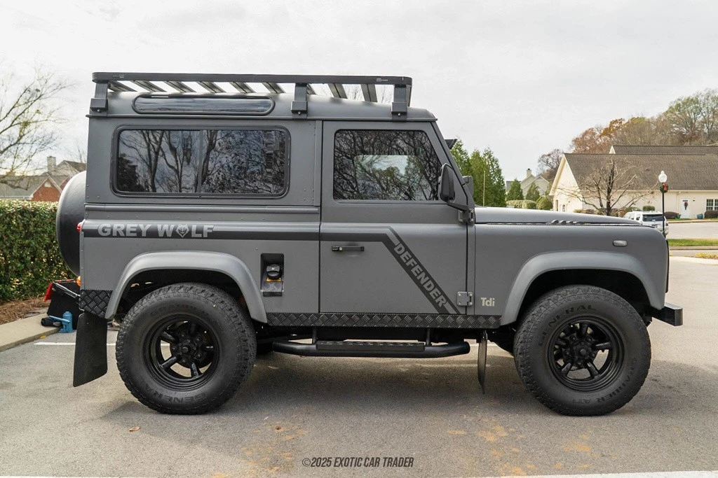 2010 Land Rover Defender - Image 9 of 12