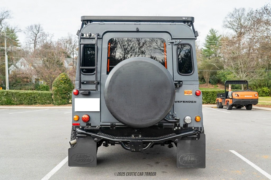 2010 Land Rover Defender - Image 7 of 12