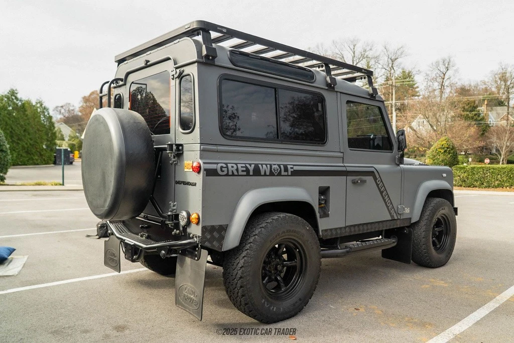 2010 Land Rover Defender - Image 8 of 12