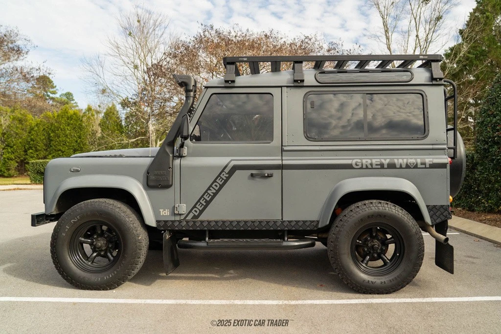 2010 Land Rover Defender - Image 3 of 12