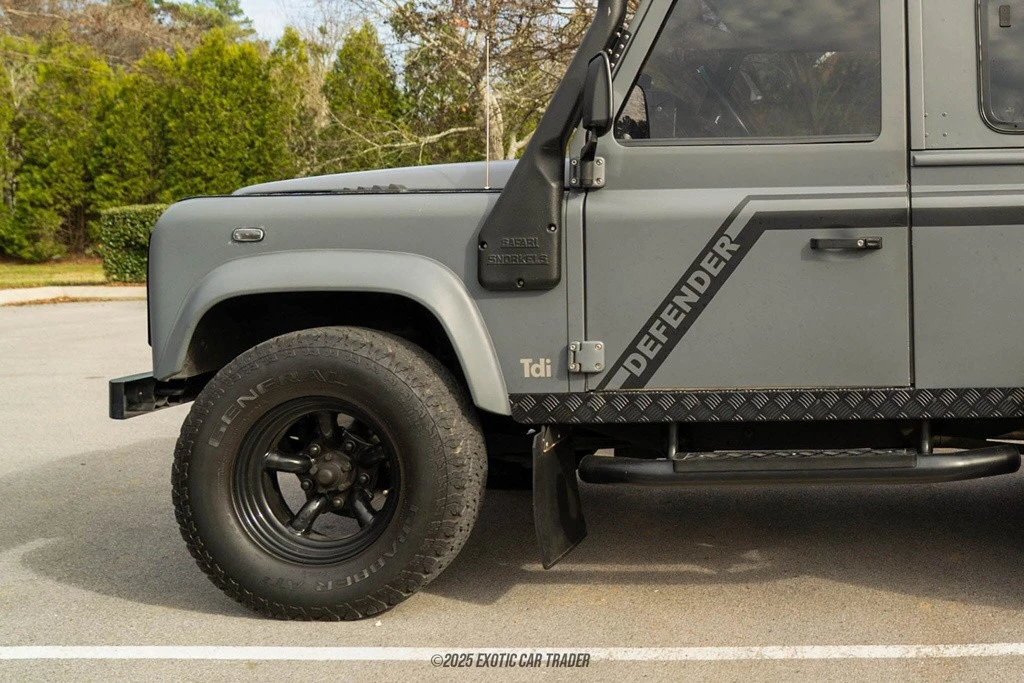2010 Land Rover Defender - Image 4 of 12