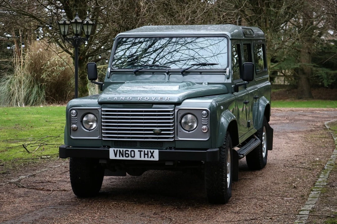2010 Land Rover Defender 110 - Image 4 of 30