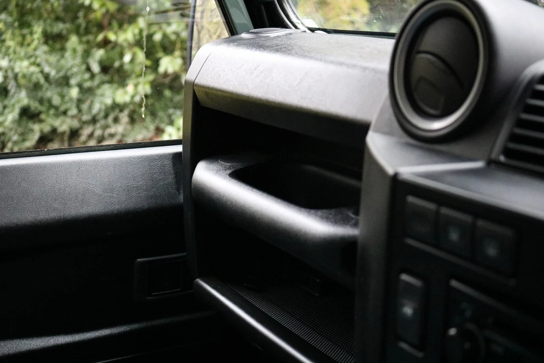 2010 Land Rover Defender 110 - Image 24 of 30