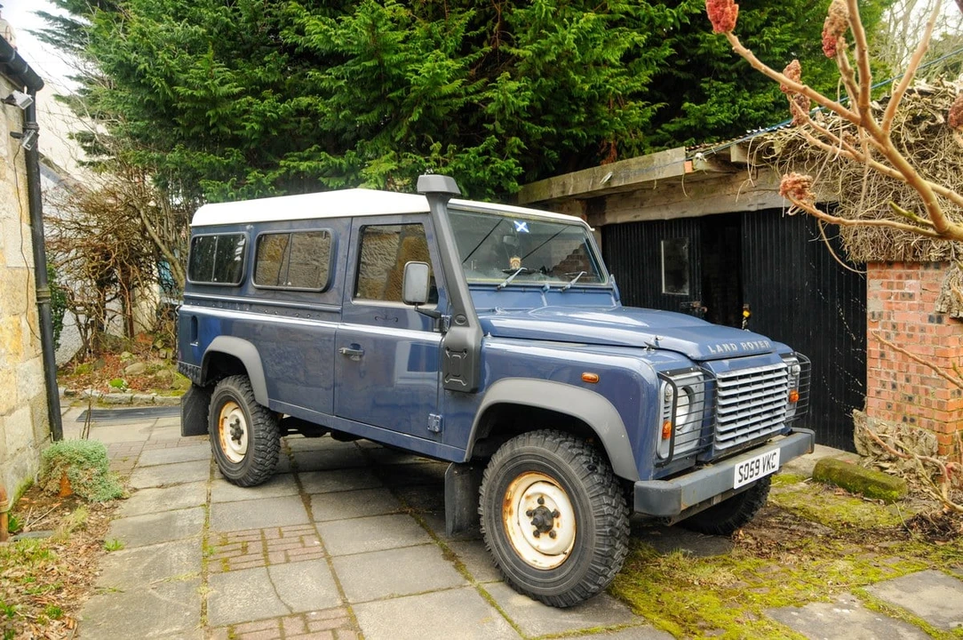 2010 Land Rover Defender 110 - Image 2 of 30