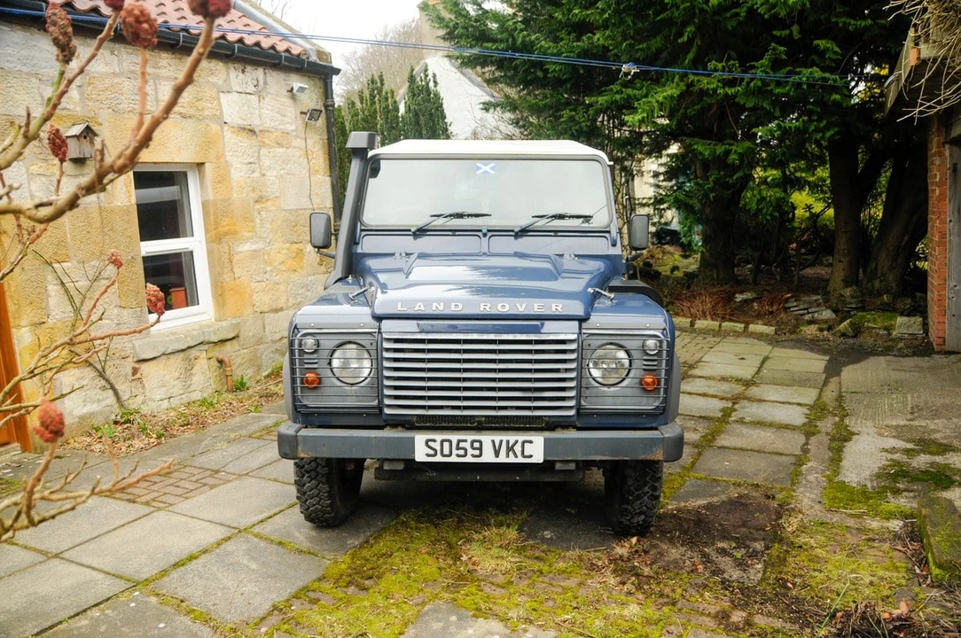 2010 Land Rover Defender 110 - Image 15 of 30