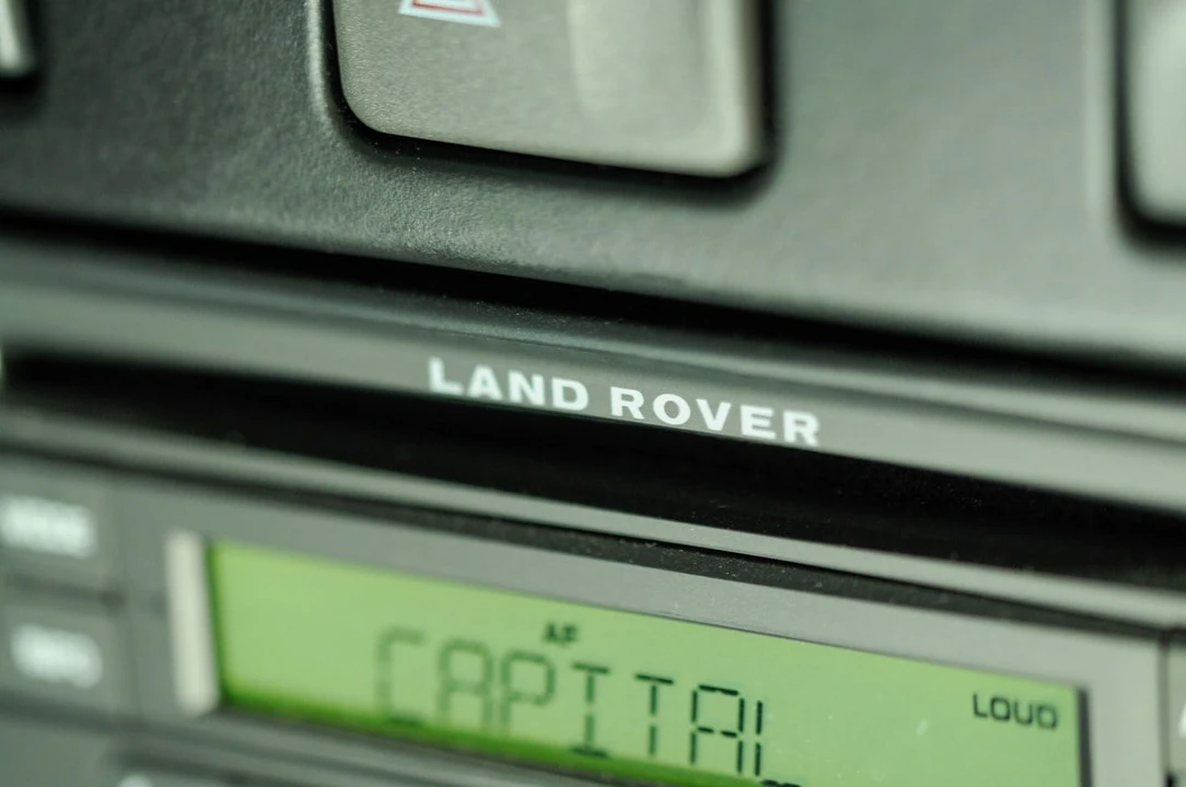 2010 Land Rover Defender 110 - Image 29 of 30