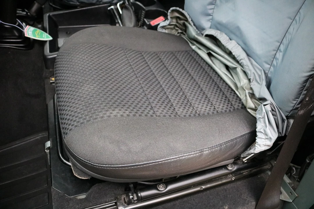 2010 Land Rover Defender 110 - Image 29 of 30