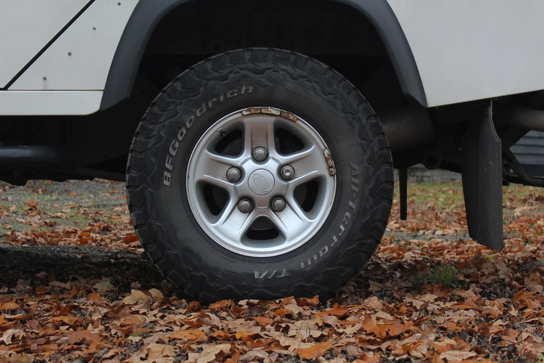 2010 Land Rover Defender 110 - Image 30 of 30
