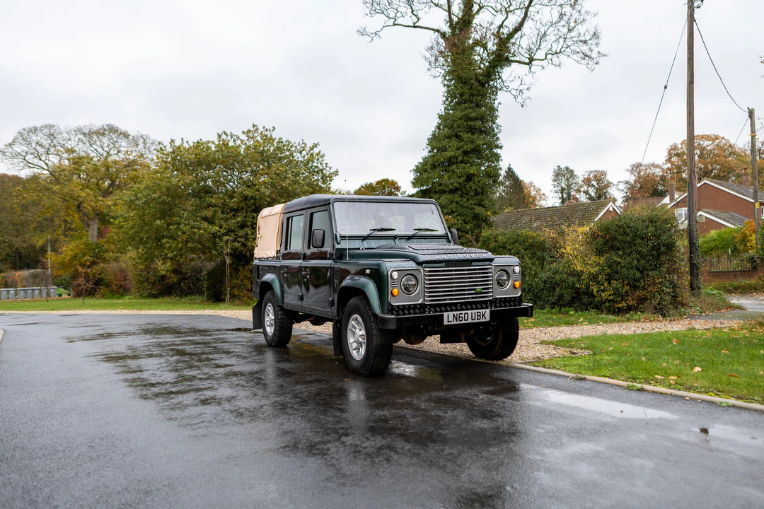 2010 Land Rover Defender 110 - Image 3 of 31