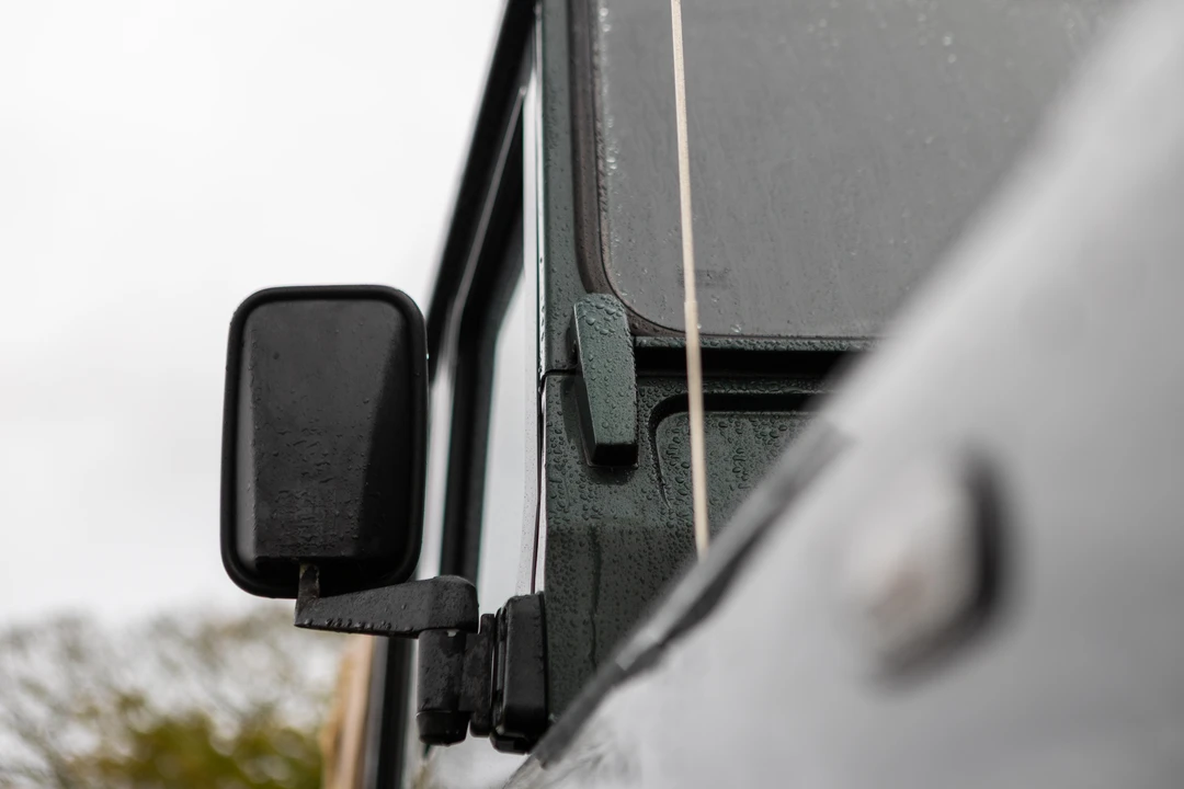 2010 Land Rover Defender 110 - Image 27 of 31