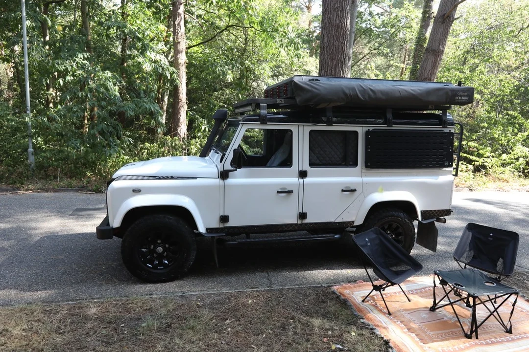 2010 Land Rover Defender 110 - Image 15 of 31
