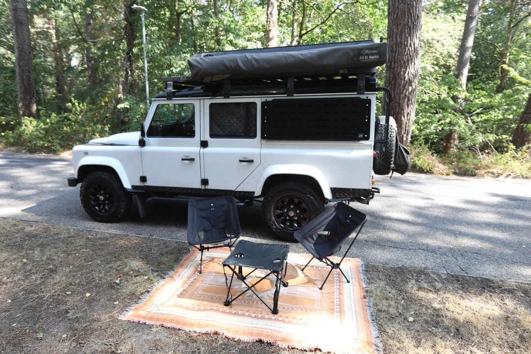 2010 Land Rover Defender 110 - Image 19 of 31