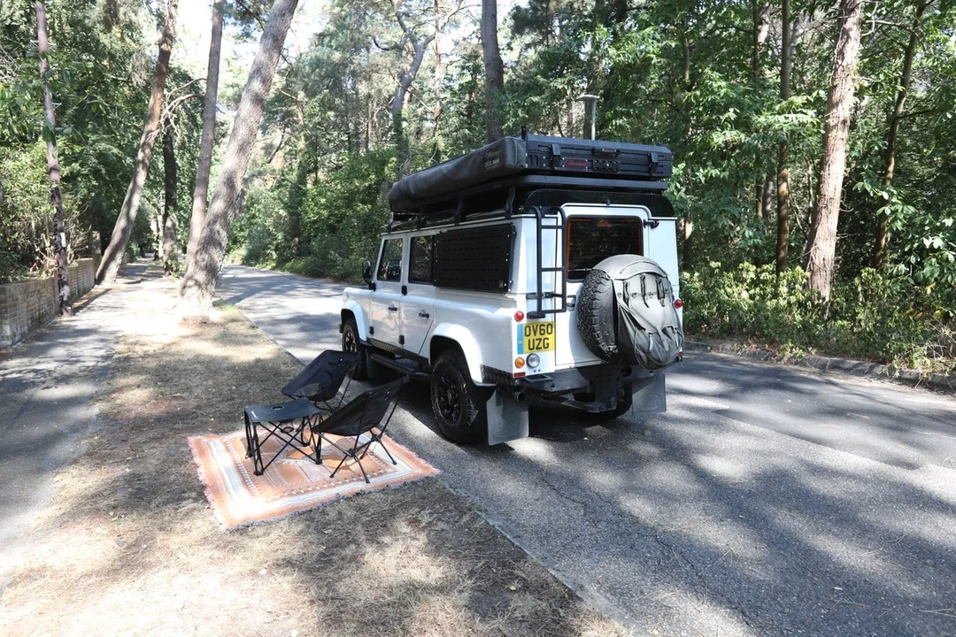 2010 Land Rover Defender 110 - Image 21 of 31
