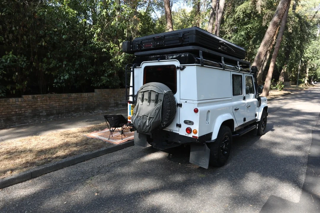 2010 Land Rover Defender 110 - Image 26 of 31