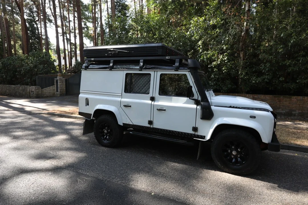 2010 Land Rover Defender 110 - Image 30 of 31