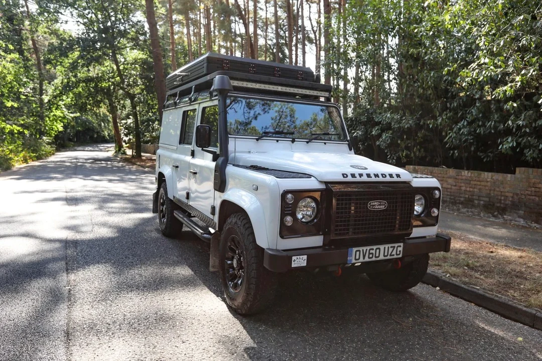 2010 Land Rover Defender 110 - Image 2 of 31