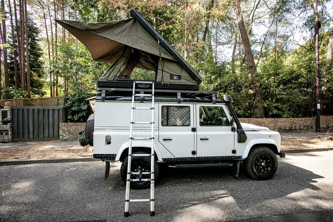 2010 Land Rover Defender 110 - Image 4 of 31