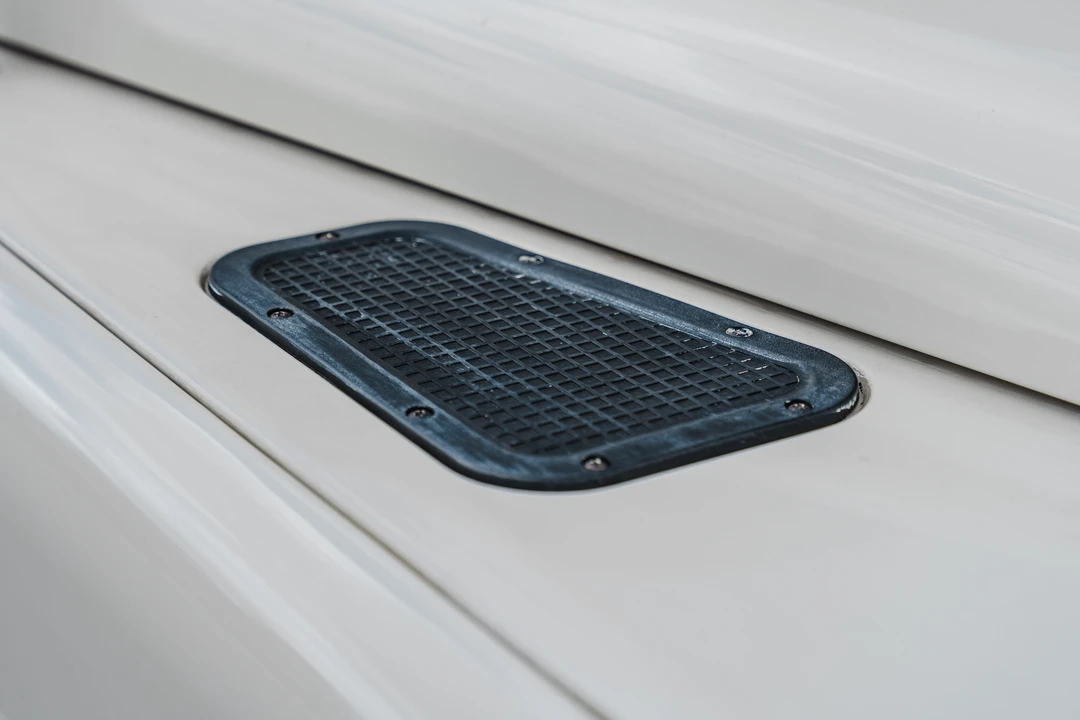 2010 Land Rover Defender 110 - Image 28 of 31