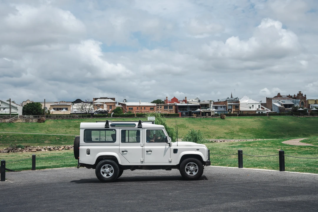 2010 Land Rover Defender 110 - Image 27 of 31