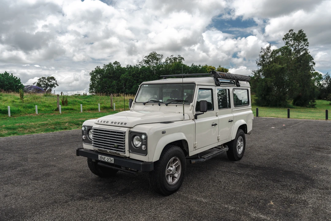 2010 Land Rover Defender 110 - Image 13 of 31