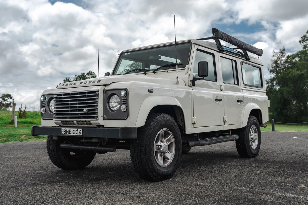 2010 Land Rover Defender 110 - Image 3 of 31
