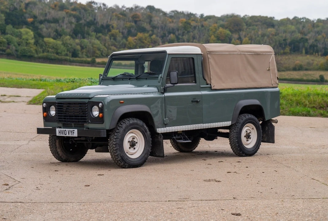 2010 Land Rover Defender 110 - Image 3 of 30