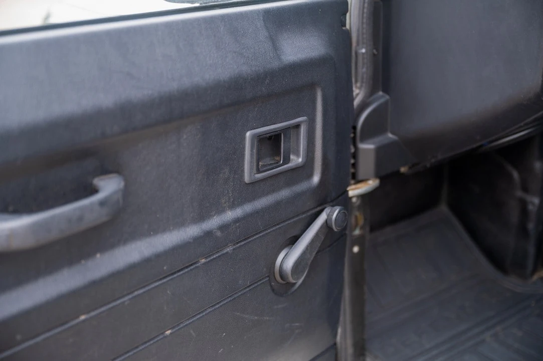 2010 Land Rover Defender 110 - Image 30 of 30