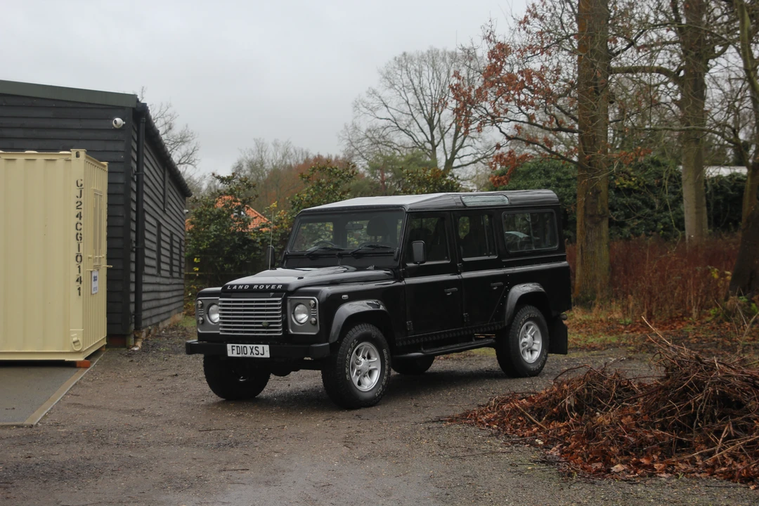 2010 Land Rover Defender 110 - Image 8 of 30
