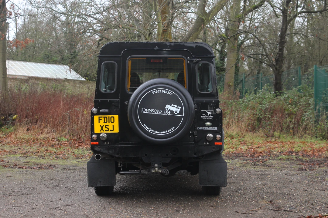2010 Land Rover Defender 110 - Image 23 of 30