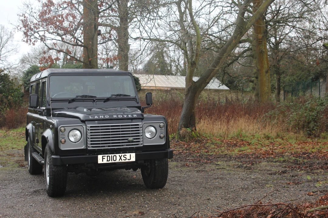 2010 Land Rover Defender 110 - Image 17 of 30