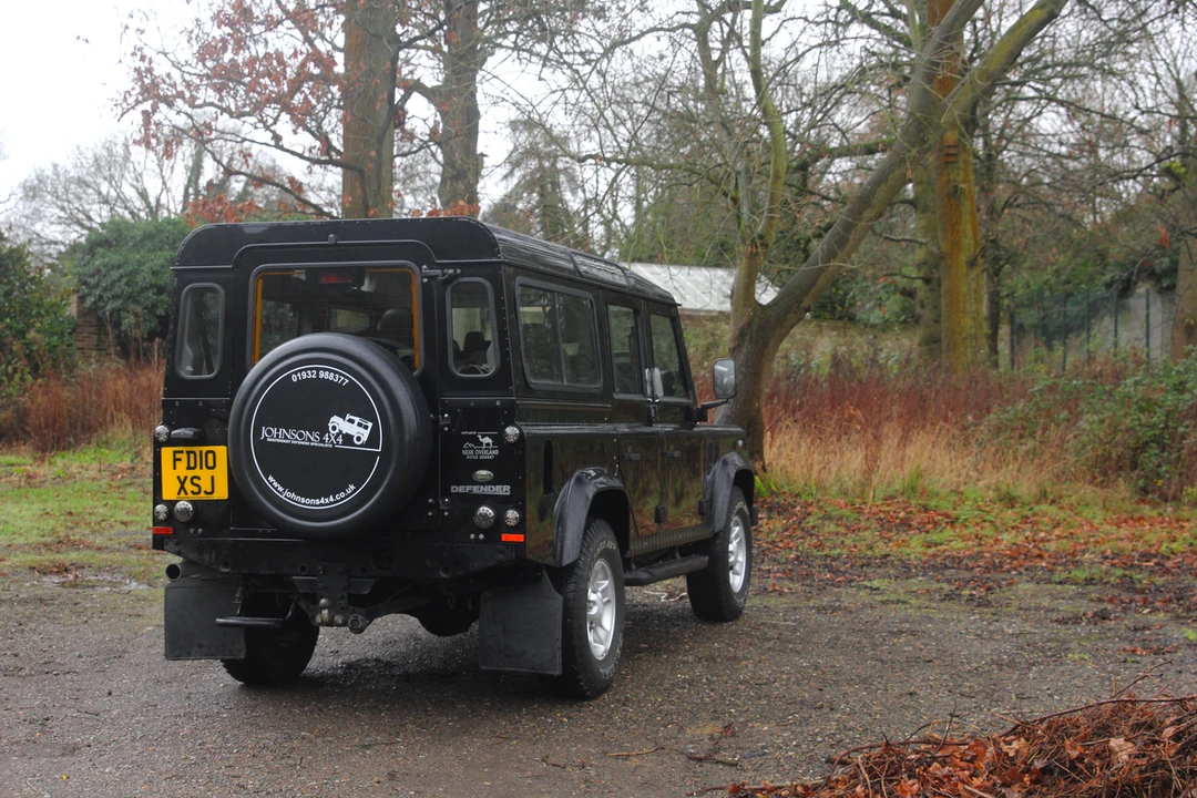 2010 Land Rover Defender 110 - Image 25 of 30
