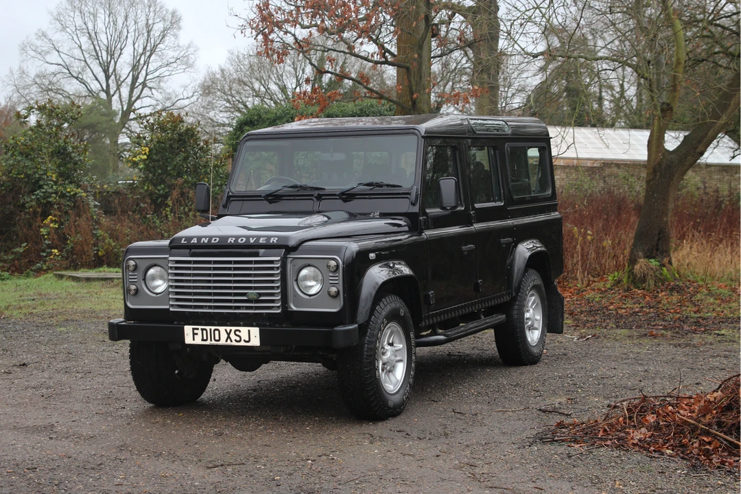 2010 Land Rover Defender 110 - Image 12 of 30