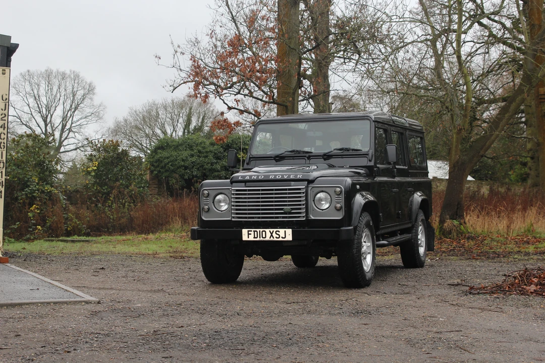 2010 Land Rover Defender 110 - Image 11 of 30