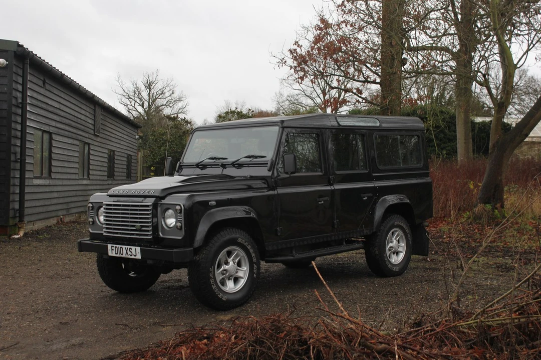 2010 Land Rover Defender 110 - Image 3 of 30
